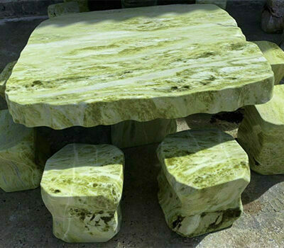 Bàn ghế đá tự nhiên